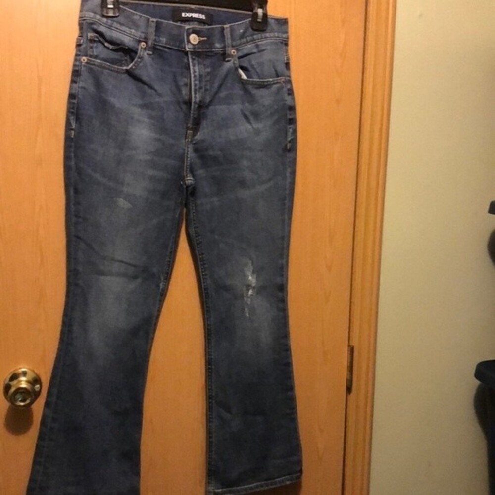 Express size 6 cropped bell flare high rise jeans NWOT